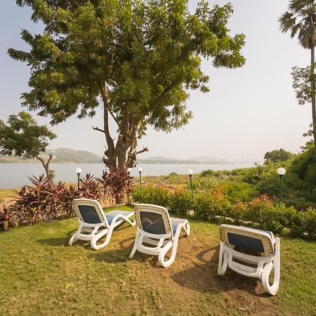 Riverview Tent Resort Kevadia Buitenkant foto