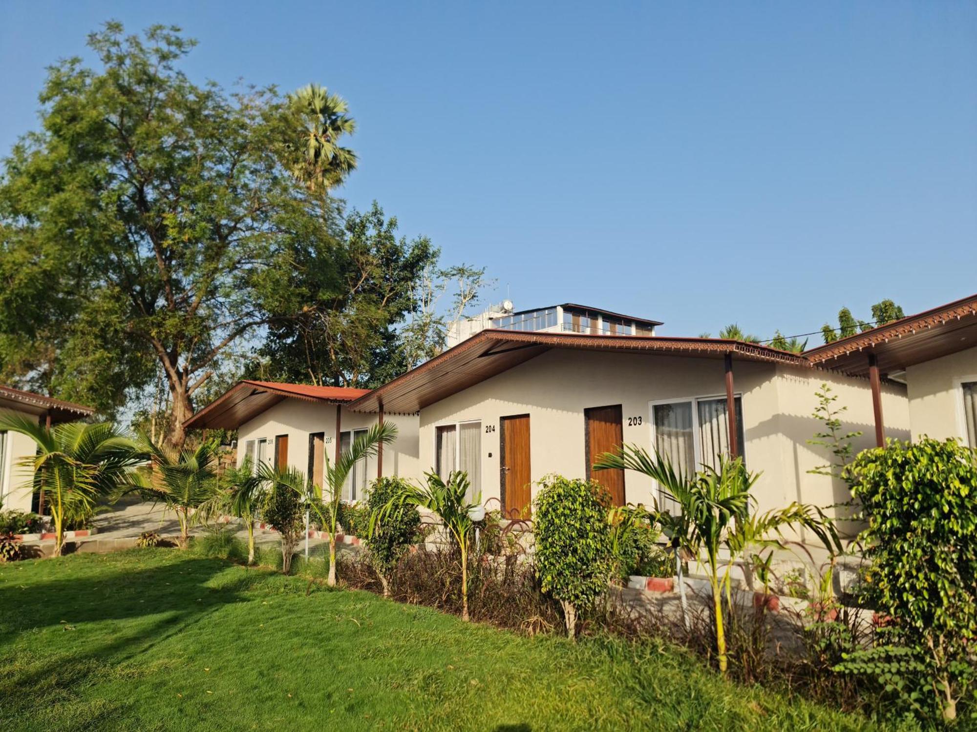 Riverview Tent Resort Kevadia Buitenkant foto
