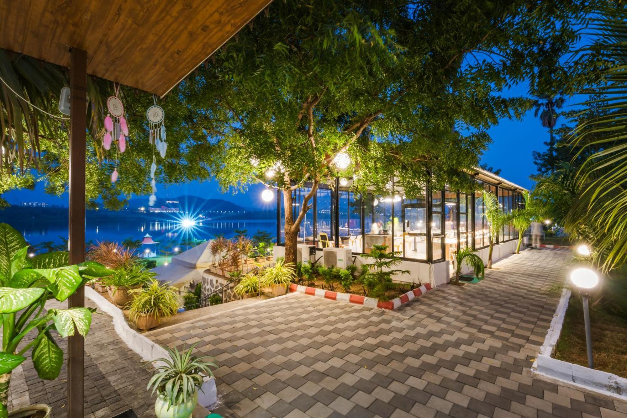 Riverview Tent Resort Kevadia Buitenkant foto
