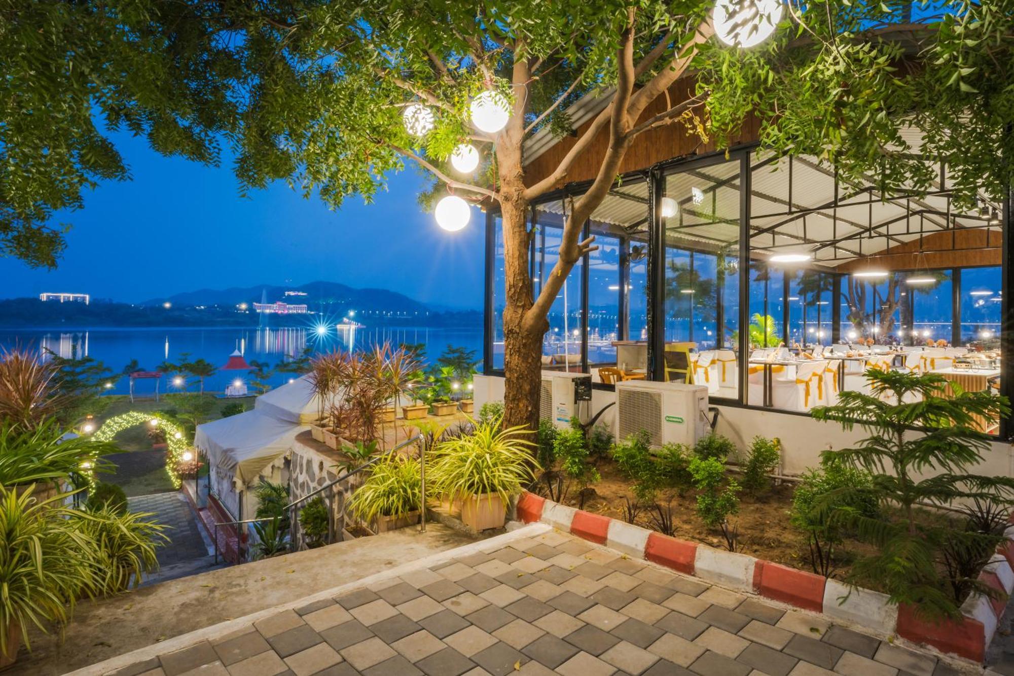 Riverview Tent Resort Kevadia Buitenkant foto