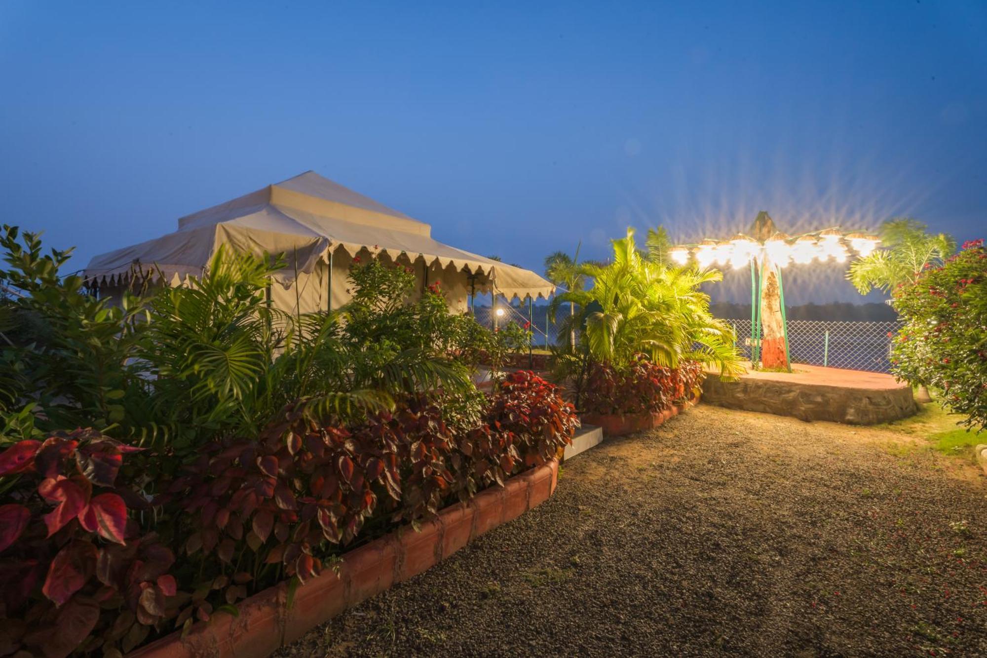 Riverview Tent Resort Kevadia Buitenkant foto