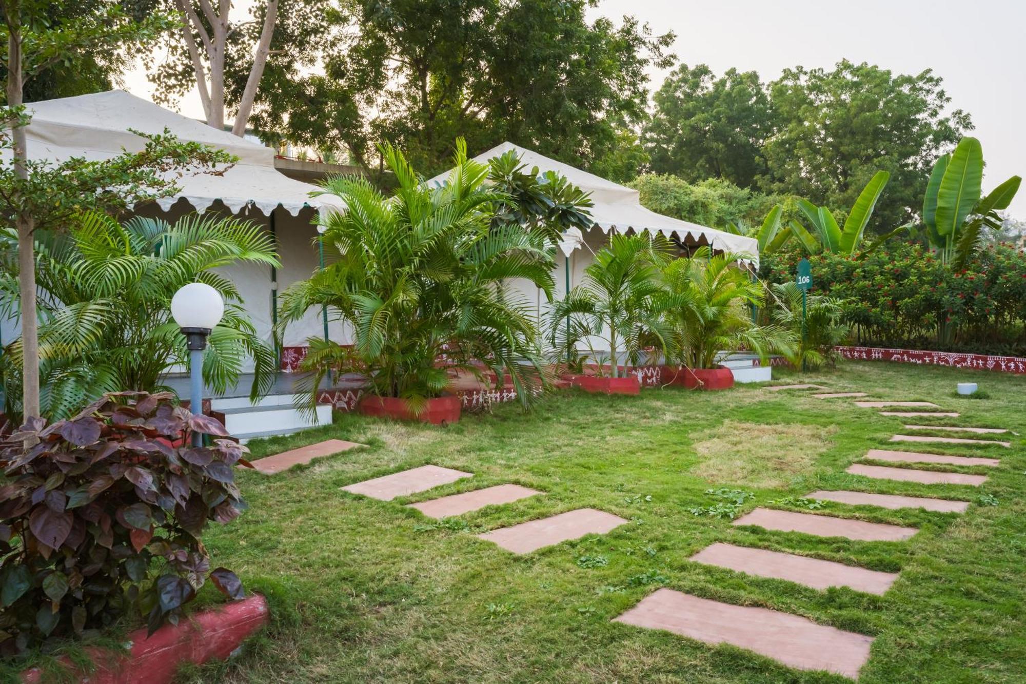 Riverview Tent Resort Kevadia Buitenkant foto